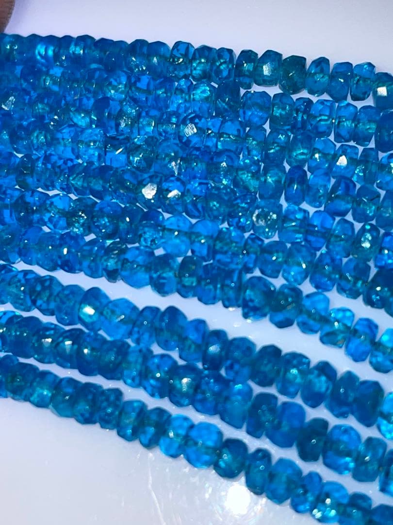 ネオンブルーアパタイト 宝石質ファセットビーズ連材セット ネオンブルーアパタイト 一連ビーズ スクエアカット : ジェムストーン