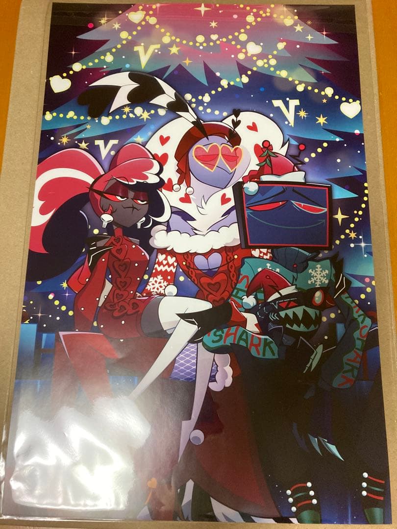 ハズビンホテル Vees 公式ポスター ヴァレンティノ ヴォックス クリスマス Official holidays poster for 'HAZBIN HOTEL' featuring the Vees